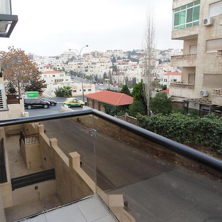Dair Ghbar Apartment Amman Bilik gambar