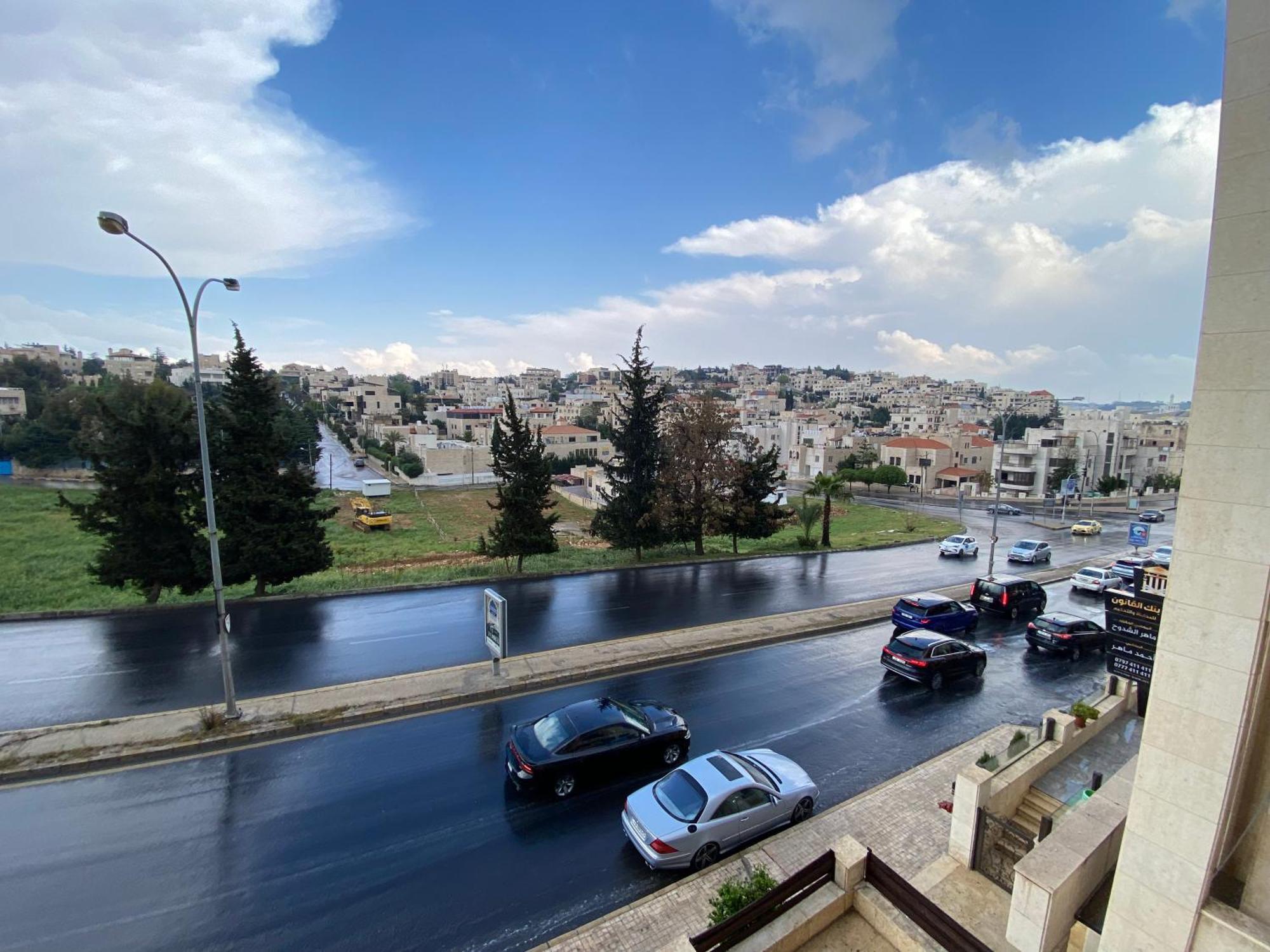 Dair Ghbar Apartment Amman Bilik gambar