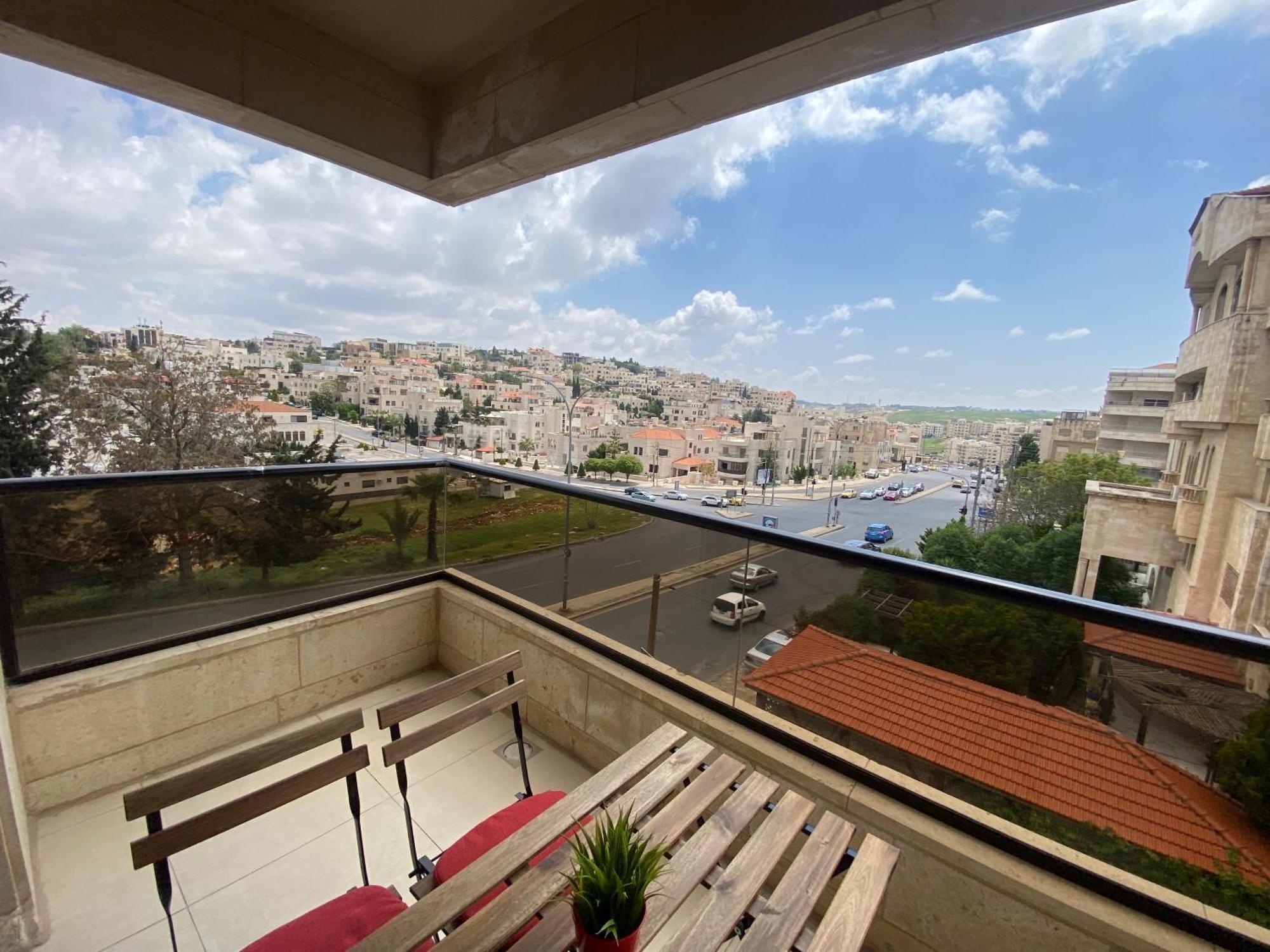 Dair Ghbar Apartment Amman Bilik gambar