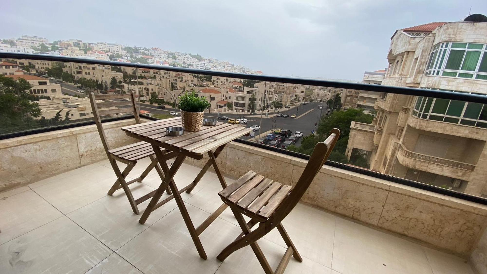 Dair Ghbar Apartment Amman Bilik gambar