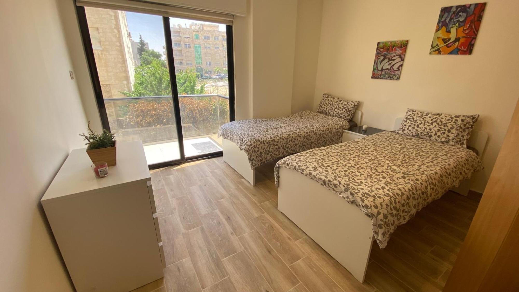Dair Ghbar Apartment Amman Bilik gambar