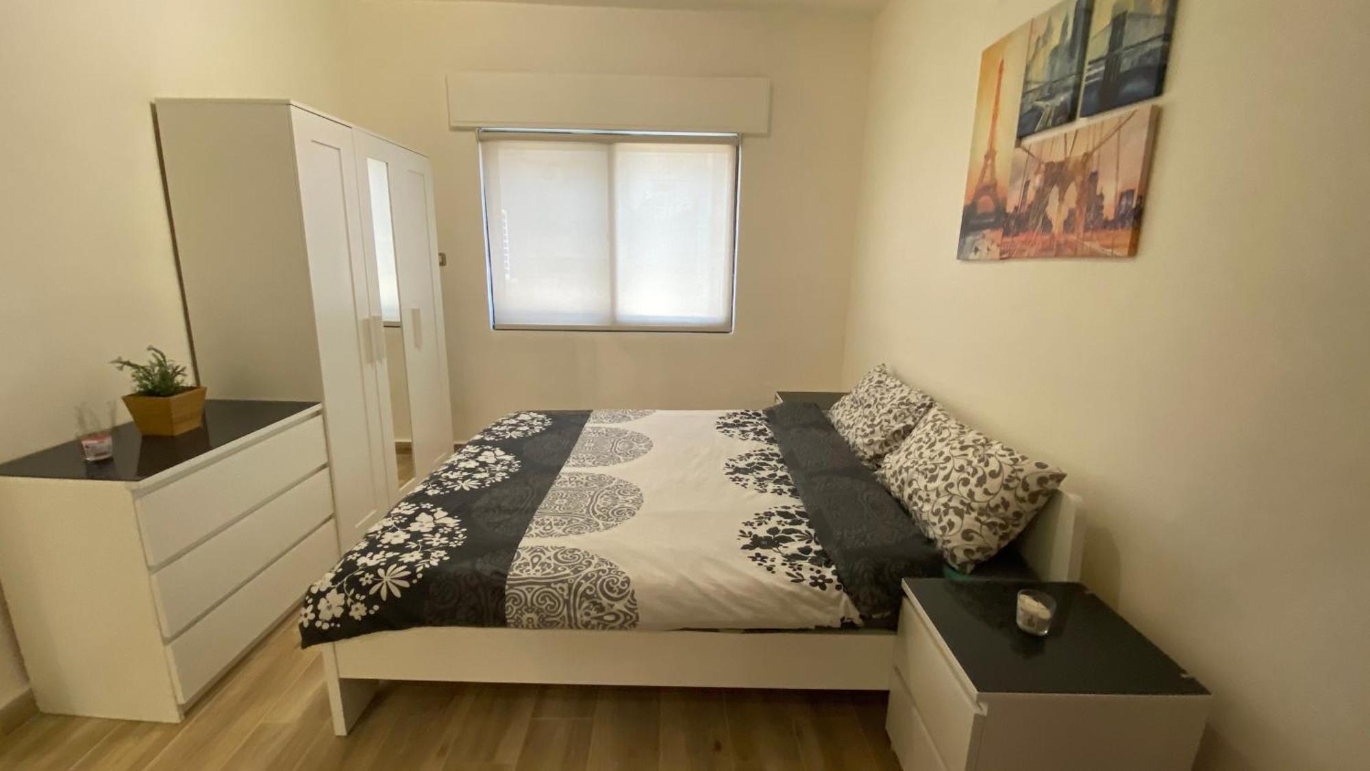 Dair Ghbar Apartment Amman Bilik gambar